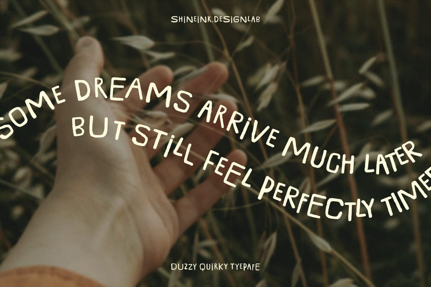 Duzzy – Free Quirky Hand-Drawn Display Typeface 4